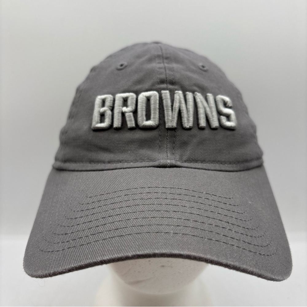 Cleveland Browns New Era 9Twenty Women Gray Core Classic 2.0 Adjustable Hat OSFM
